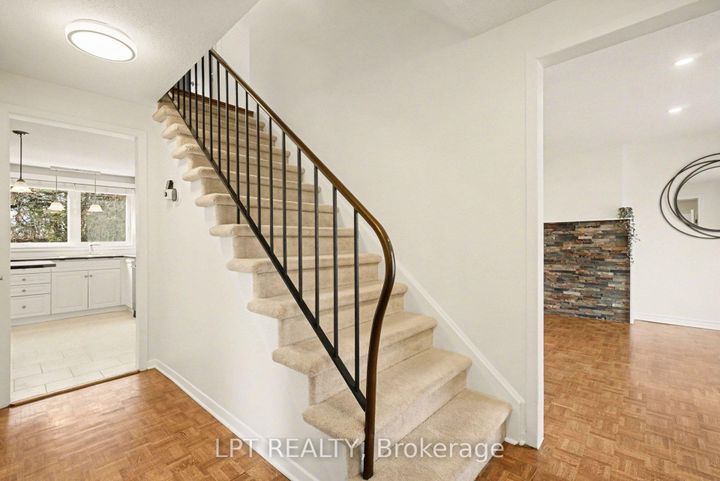 Photo 11 at 38 Lindhurst Crescent, Nepean (Briargreen), Ottawa