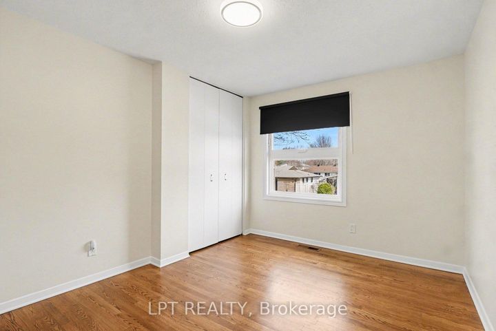 Photo 18 at 38 Lindhurst Crescent, Nepean (Briargreen), Ottawa