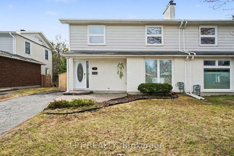 Photo 0 at 38 Lindhurst Crescent, Nepean (Briargreen), Ottawa