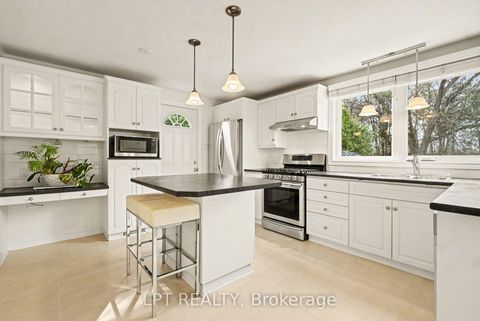 Photo 2 at 38 Lindhurst Crescent, Nepean (Briargreen), Ottawa