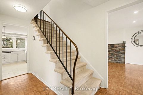 Photo 11 at 38 Lindhurst Crescent, Nepean (Briargreen), Ottawa
