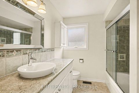Photo 14 at 38 Lindhurst Crescent, Nepean (Briargreen), Ottawa