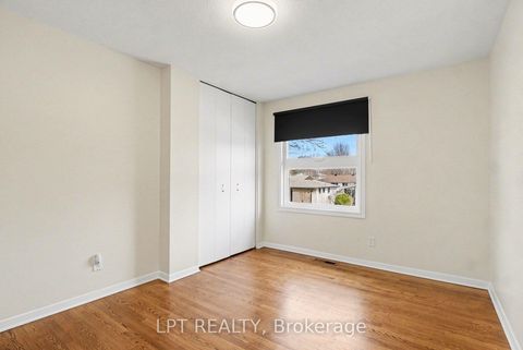 Photo 18 at 38 Lindhurst Crescent, Nepean (Briargreen), Ottawa