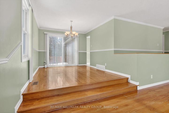 Photo 12 at 14 Jalna Court, Nepean (Pheasant Run), Ottawa