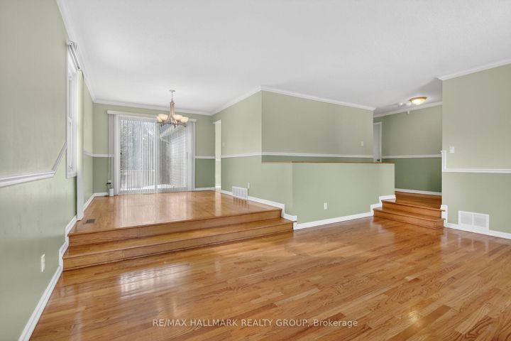 Photo 13 at 14 Jalna Court, Nepean (Pheasant Run), Ottawa