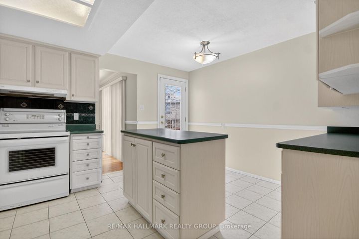 Photo 17 at 14 Jalna Court, Nepean (Pheasant Run), Ottawa