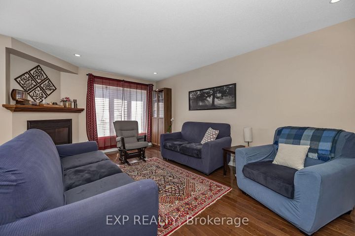 Photo 2 at 359 Bakewell Crescent, Nepean (Strandherd), Ottawa
