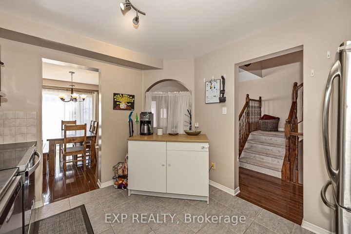 Photo 4 at 359 Bakewell Crescent, Nepean (Strandherd), Ottawa