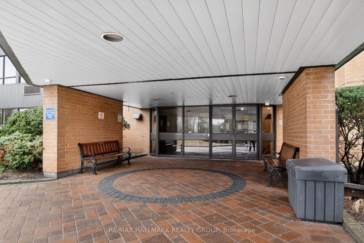 Photo 2 at 305 - 80 Sandcastle Drive, Nepean (Leslie Park), Ottawa