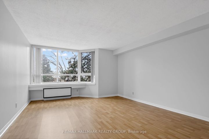 Photo 11 at 305 - 80 Sandcastle Drive, Nepean (Leslie Park), Ottawa