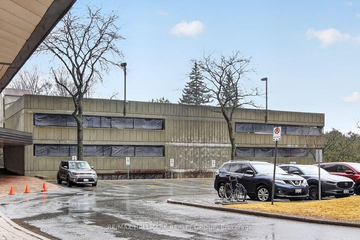 Photo 32 at 305 - 80 Sandcastle Drive, Nepean (Leslie Park), Ottawa