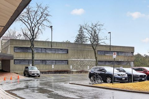 Photo 32 at 305 - 80 Sandcastle Drive, Nepean (Leslie Park), Ottawa