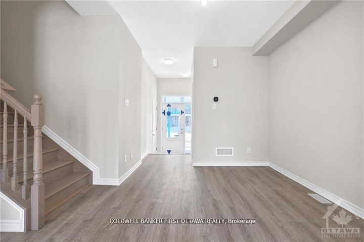 Photo 5 at 517 RYE GRASS Way, Nepean (Half Moon Bay), Ottawa