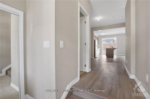 Photo 3 at 517 RYE GRASS Way, Nepean (Half Moon Bay), Ottawa