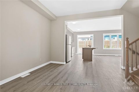 Photo 4 at 517 RYE GRASS Way, Nepean (Half Moon Bay), Ottawa