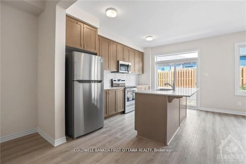 Photo 9 at 517 RYE GRASS Way, Nepean (Half Moon Bay), Ottawa