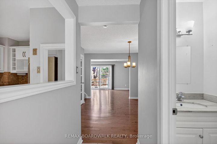 Photo 5 at 10 - 47 Sunridge Lane, Nepean (On the Green), Ottawa