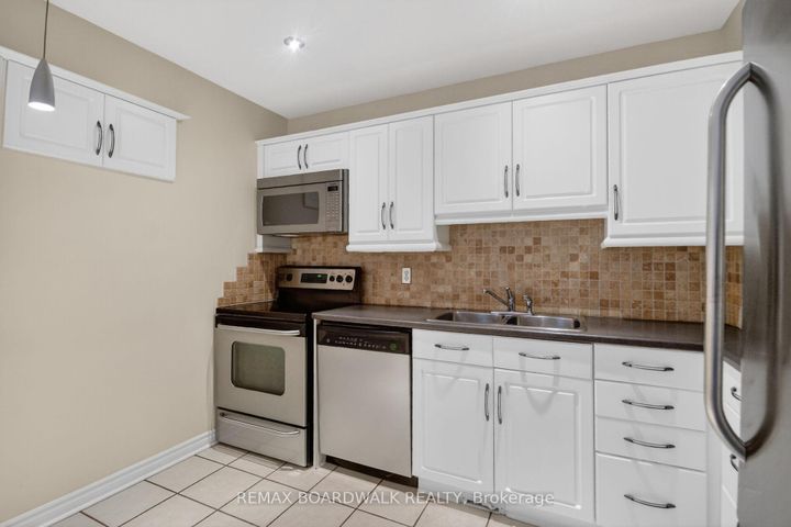 Photo 16 at 10 - 47 Sunridge Lane, Nepean (On the Green), Ottawa