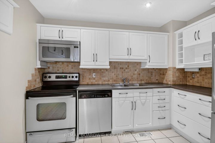 Photo 19 at 10 - 47 Sunridge Lane, Nepean (On the Green), Ottawa