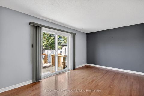Photo 11 at 10 - 47 Sunridge Lane, Nepean (On the Green), Ottawa