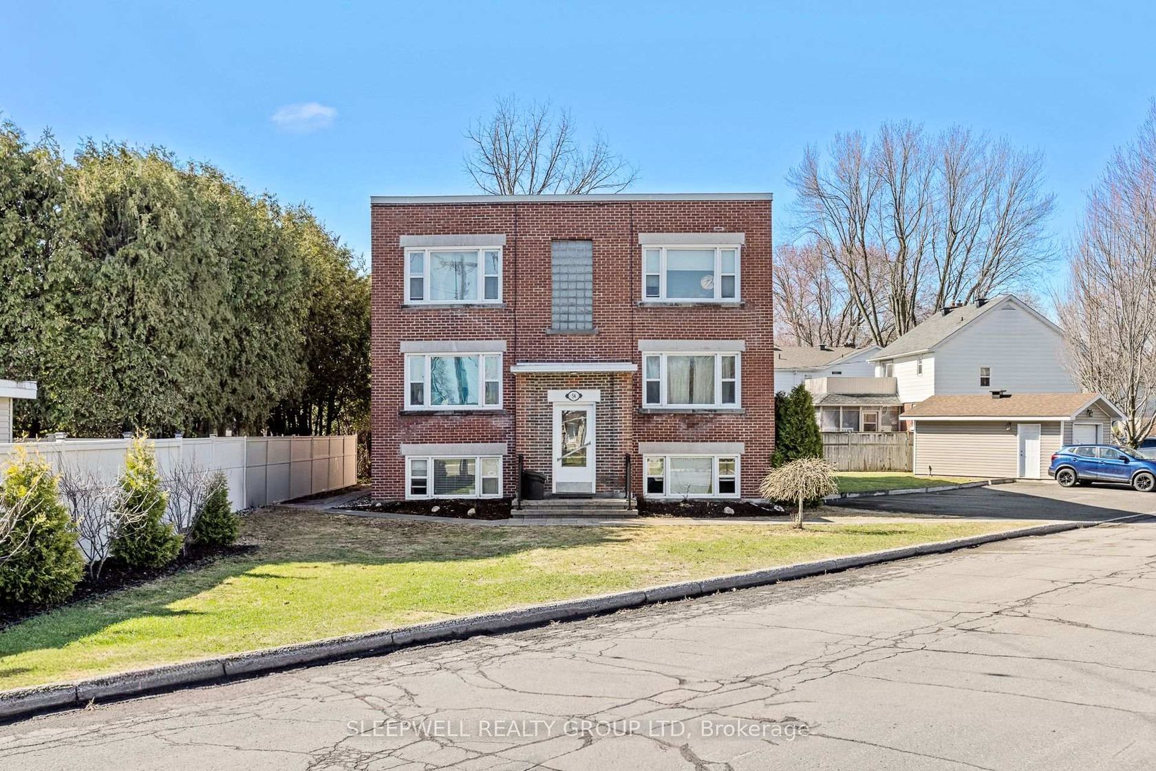 54 Centennial Boulevard, Ottawa East, Ottawa 