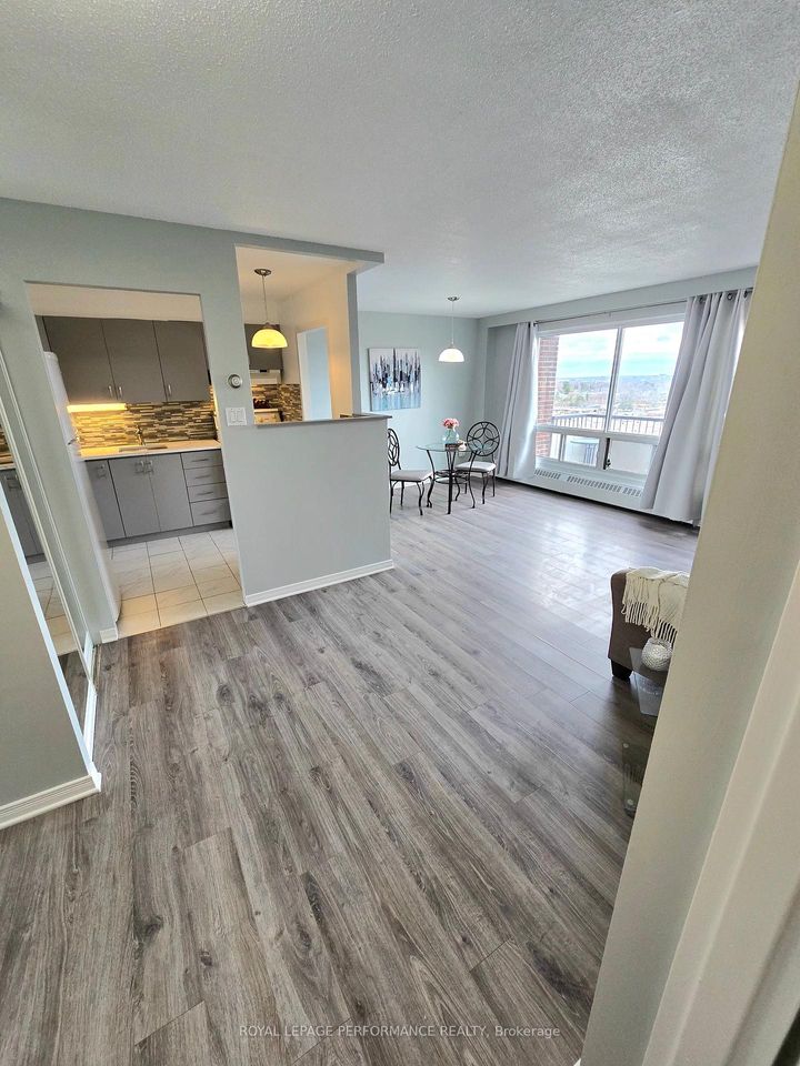 Photo 12 at 1113 - 20 Chesterton Drive, Nepean (Borden Farm/Stewart Farm/Carleton Heights/Parkwood Hills), Ottawa