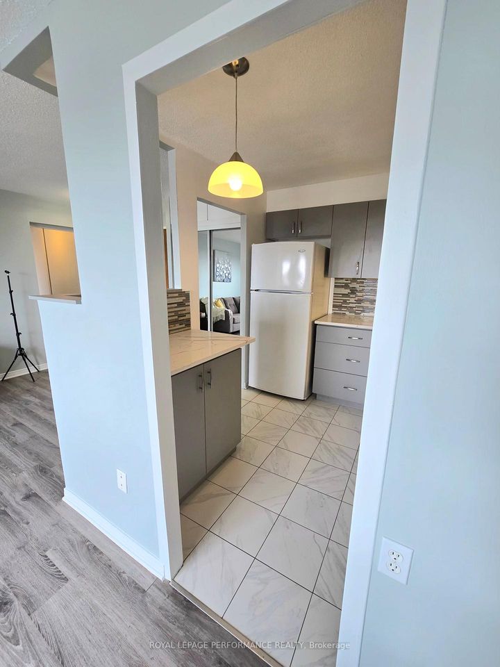 Photo 22 at 1113 - 20 Chesterton Drive, Nepean (Borden Farm/Stewart Farm/Carleton Heights/Parkwood Hills), Ottawa