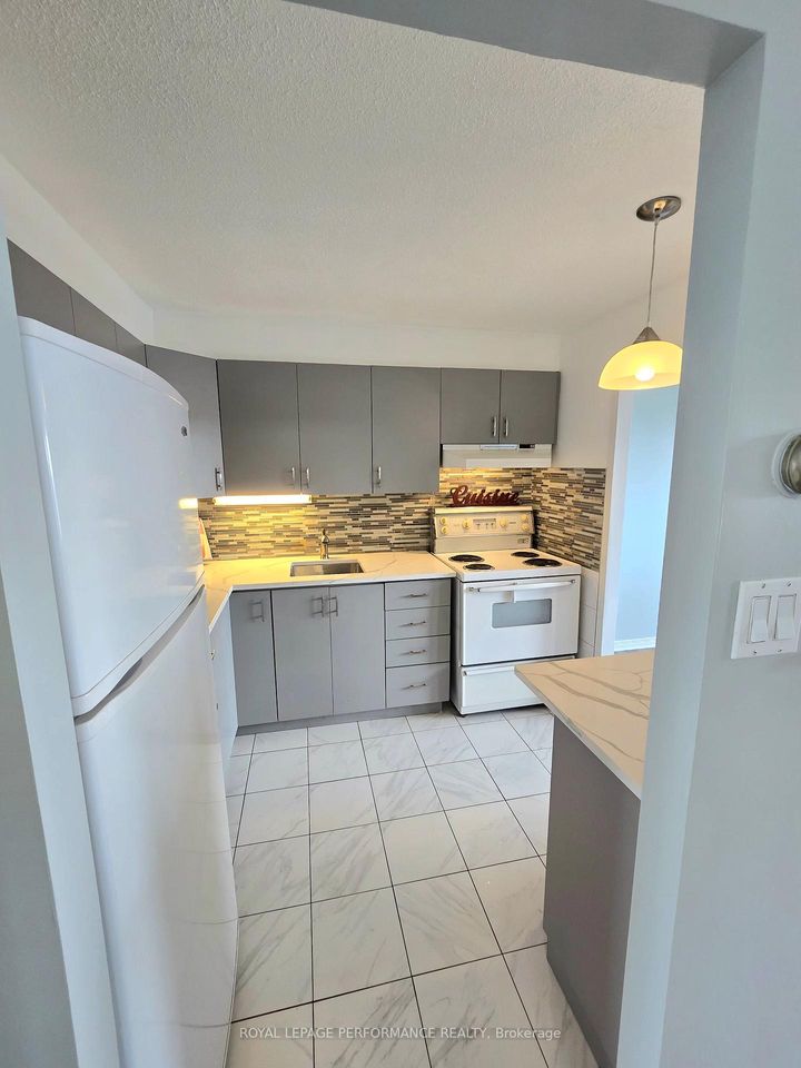 Photo 24 at 1113 - 20 Chesterton Drive, Nepean (Borden Farm/Stewart Farm/Carleton Heights/Parkwood Hills), Ottawa