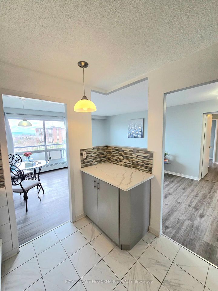 Photo 26 at 1113 - 20 Chesterton Drive, Nepean (Borden Farm/Stewart Farm/Carleton Heights/Parkwood Hills), Ottawa