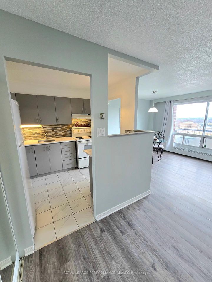 Photo 28 at 1113 - 20 Chesterton Drive, Nepean (Borden Farm/Stewart Farm/Carleton Heights/Parkwood Hills), Ottawa