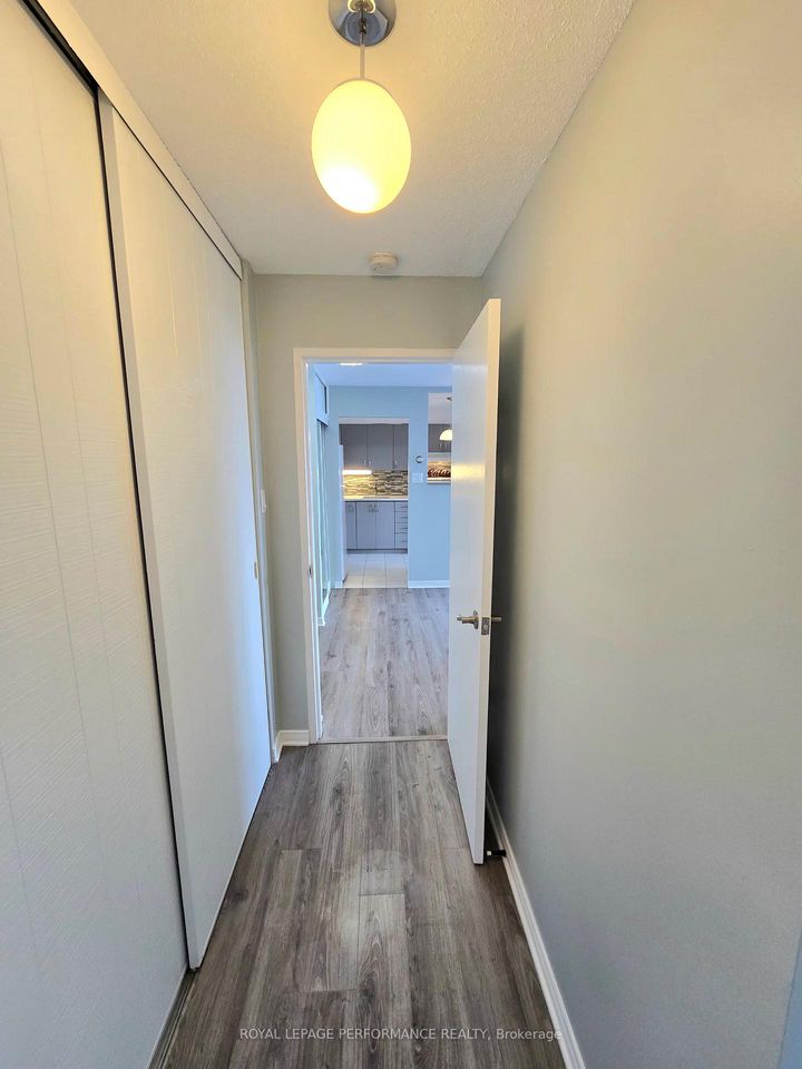 Photo 29 at 1113 - 20 Chesterton Drive, Nepean (Borden Farm/Stewart Farm/Carleton Heights/Parkwood Hills), Ottawa