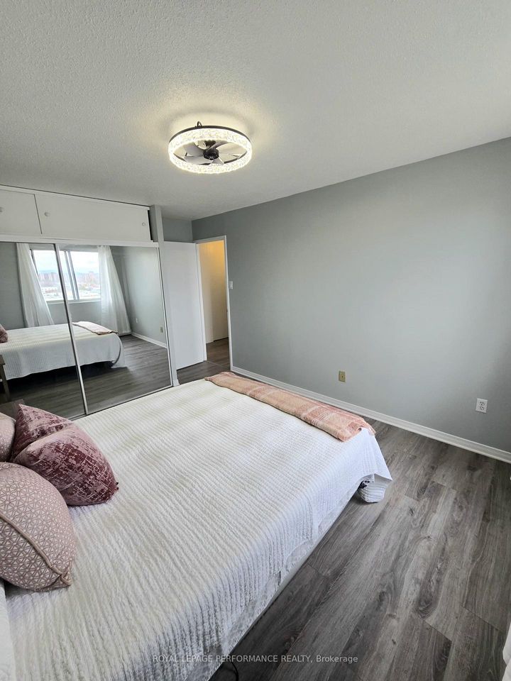 Photo 36 at 1113 - 20 Chesterton Drive, Nepean (Borden Farm/Stewart Farm/Carleton Heights/Parkwood Hills), Ottawa