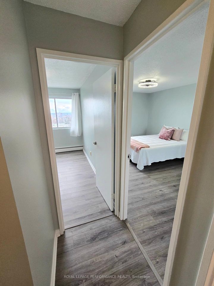 Photo 38 at 1113 - 20 Chesterton Drive, Nepean (Borden Farm/Stewart Farm/Carleton Heights/Parkwood Hills), Ottawa