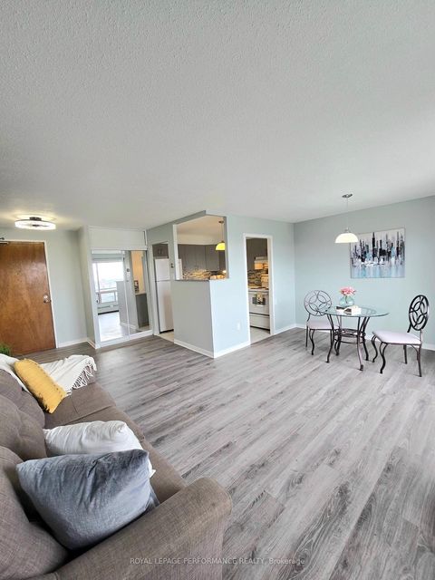 Photo 4 at 1113 - 20 Chesterton Drive, Nepean (Borden Farm/Stewart Farm/Carleton Heights/Parkwood Hills), Ottawa