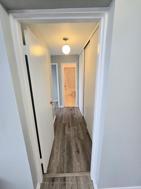 Photo 11 at 1113 - 20 Chesterton Drive, Nepean (Borden Farm/Stewart Farm/Carleton Heights/Parkwood Hills), Ottawa