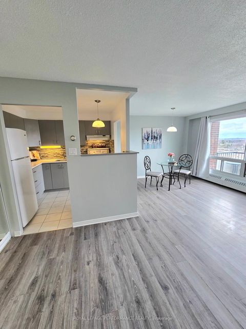 Photo 13 at 1113 - 20 Chesterton Drive, Nepean (Borden Farm/Stewart Farm/Carleton Heights/Parkwood Hills), Ottawa