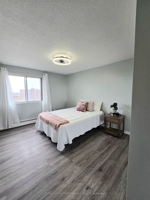 Photo 33 at 1113 - 20 Chesterton Drive, Nepean (Borden Farm/Stewart Farm/Carleton Heights/Parkwood Hills), Ottawa