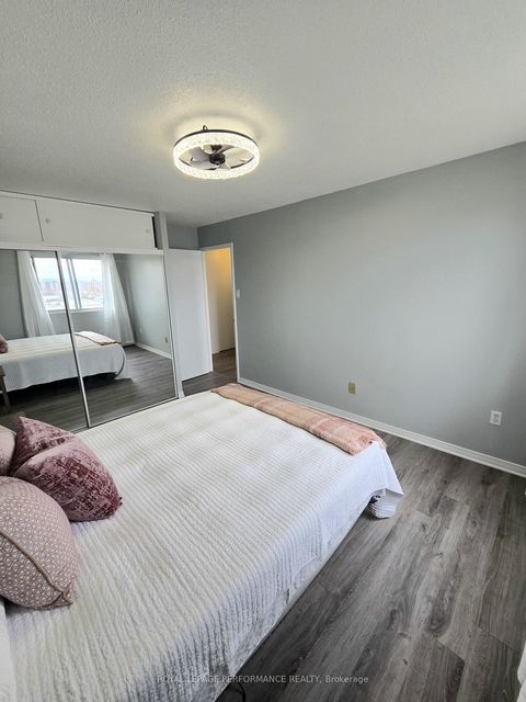 Photo 36 at 1113 - 20 Chesterton Drive, Nepean (Borden Farm/Stewart Farm/Carleton Heights/Parkwood Hills), Ottawa