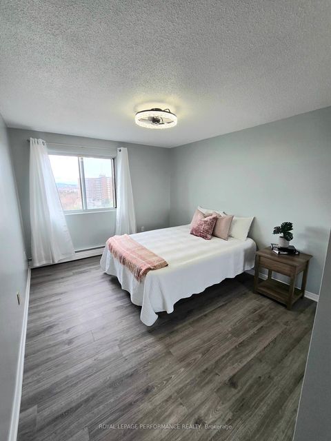 Photo 37 at 1113 - 20 Chesterton Drive, Nepean (Borden Farm/Stewart Farm/Carleton Heights/Parkwood Hills), Ottawa