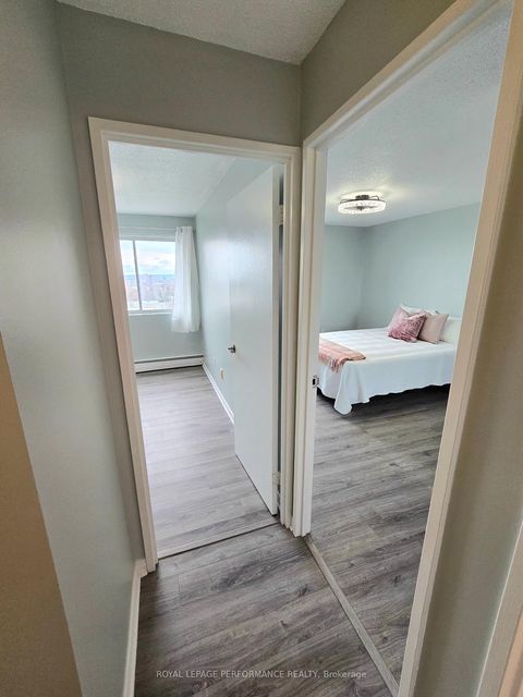 Photo 38 at 1113 - 20 Chesterton Drive, Nepean (Borden Farm/Stewart Farm/Carleton Heights/Parkwood Hills), Ottawa