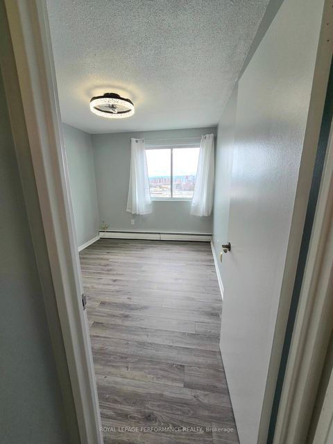 Photo 39 at 1113 - 20 Chesterton Drive, Nepean (Borden Farm/Stewart Farm/Carleton Heights/Parkwood Hills), Ottawa