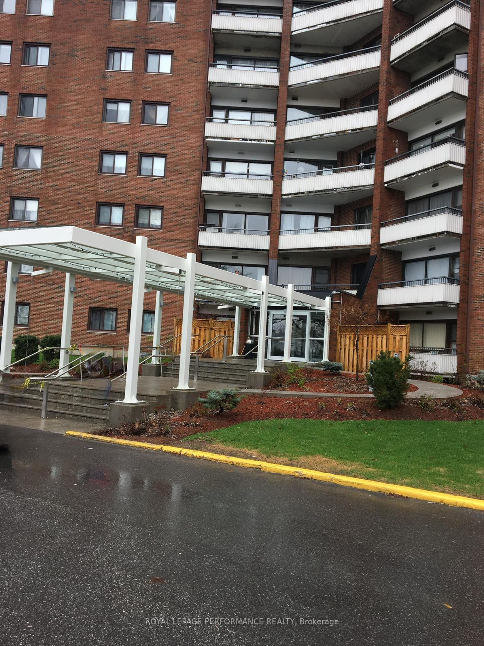 1113 - 20 Chesterton Drive, Nepean (Borden Farm/Stewart Farm/Carleton Heights/Parkwood Hills), Ottawa 