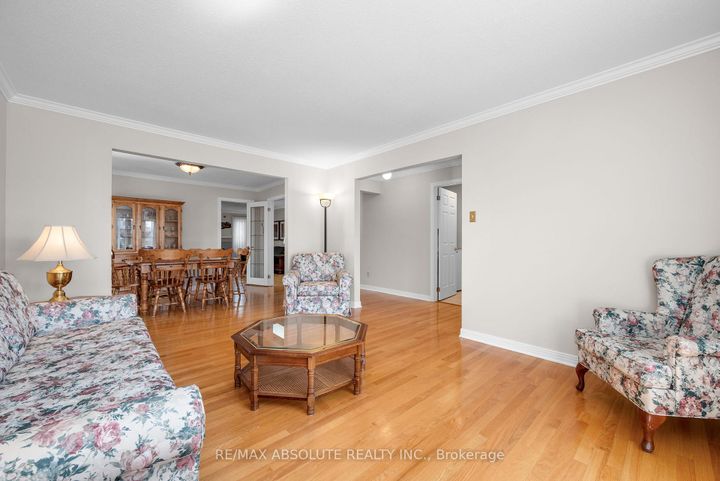 Photo 8 at 28 Halley Street, Nepean (Heritage Park), Ottawa