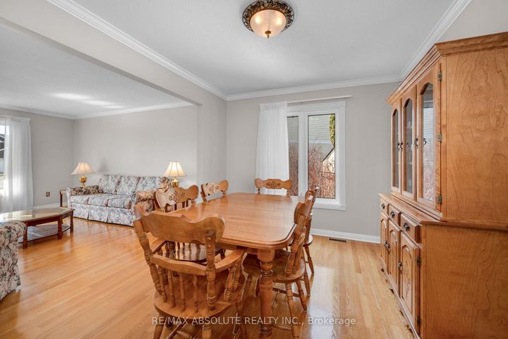 Photo 11 at 28 Halley Street, Nepean (Heritage Park), Ottawa