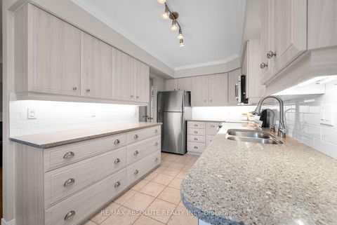 Photo 13 at 28 Halley Street, Nepean (Heritage Park), Ottawa