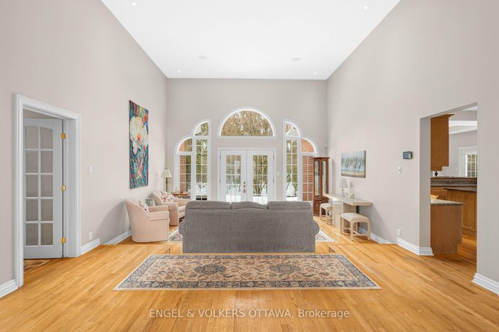 Photo 3 at 5 Countryside Green, Nepean (Cedar Hill/Orchard Estates), Ottawa