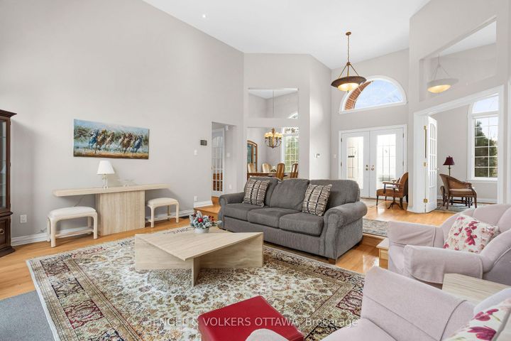 Photo 5 at 5 Countryside Green, Nepean (Cedar Hill/Orchard Estates), Ottawa