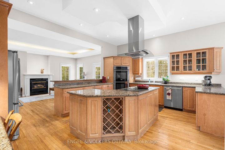 Photo 9 at 5 Countryside Green, Nepean (Cedar Hill/Orchard Estates), Ottawa