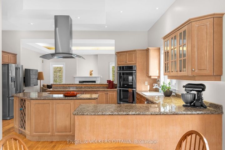 Photo 13 at 5 Countryside Green, Nepean (Cedar Hill/Orchard Estates), Ottawa