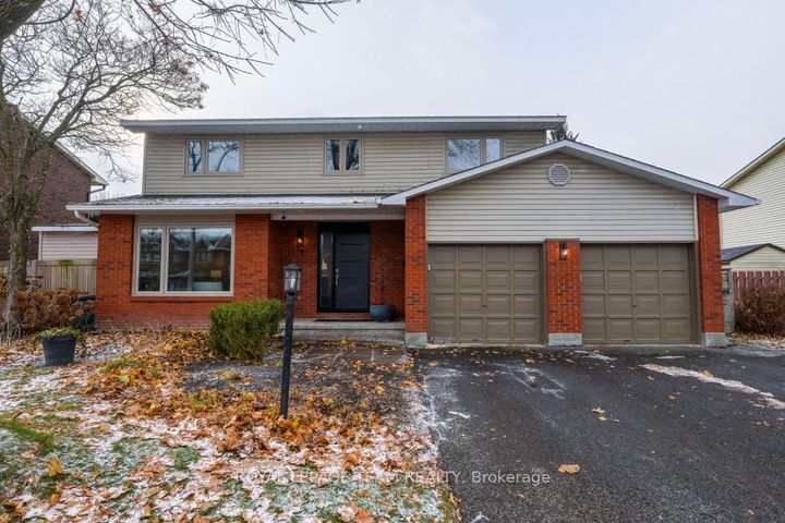 Photo 1 at 28 Holitman Drive, Nepean (Knollsbrook), Ottawa